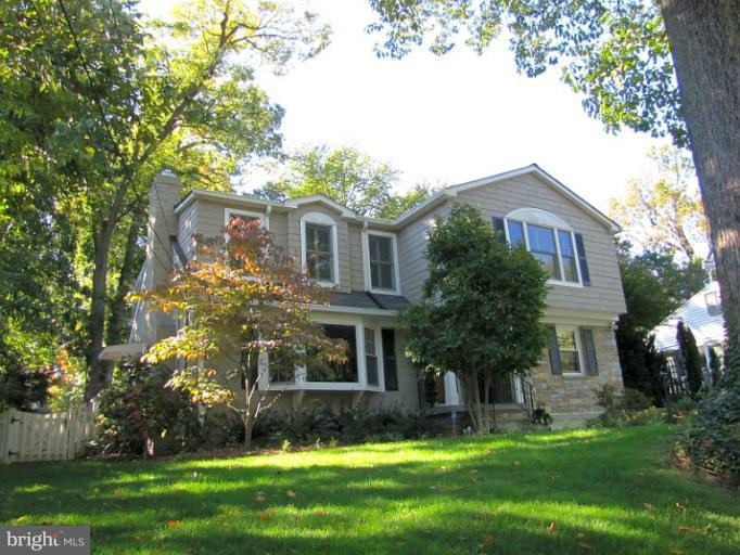 810 Villa Ridge Road Falls Church, VA 22046 - Photo 28 of 29 Exterior (Front)