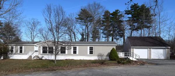 $299,900 | 6 Georges Lane, Fremont, NH 03044