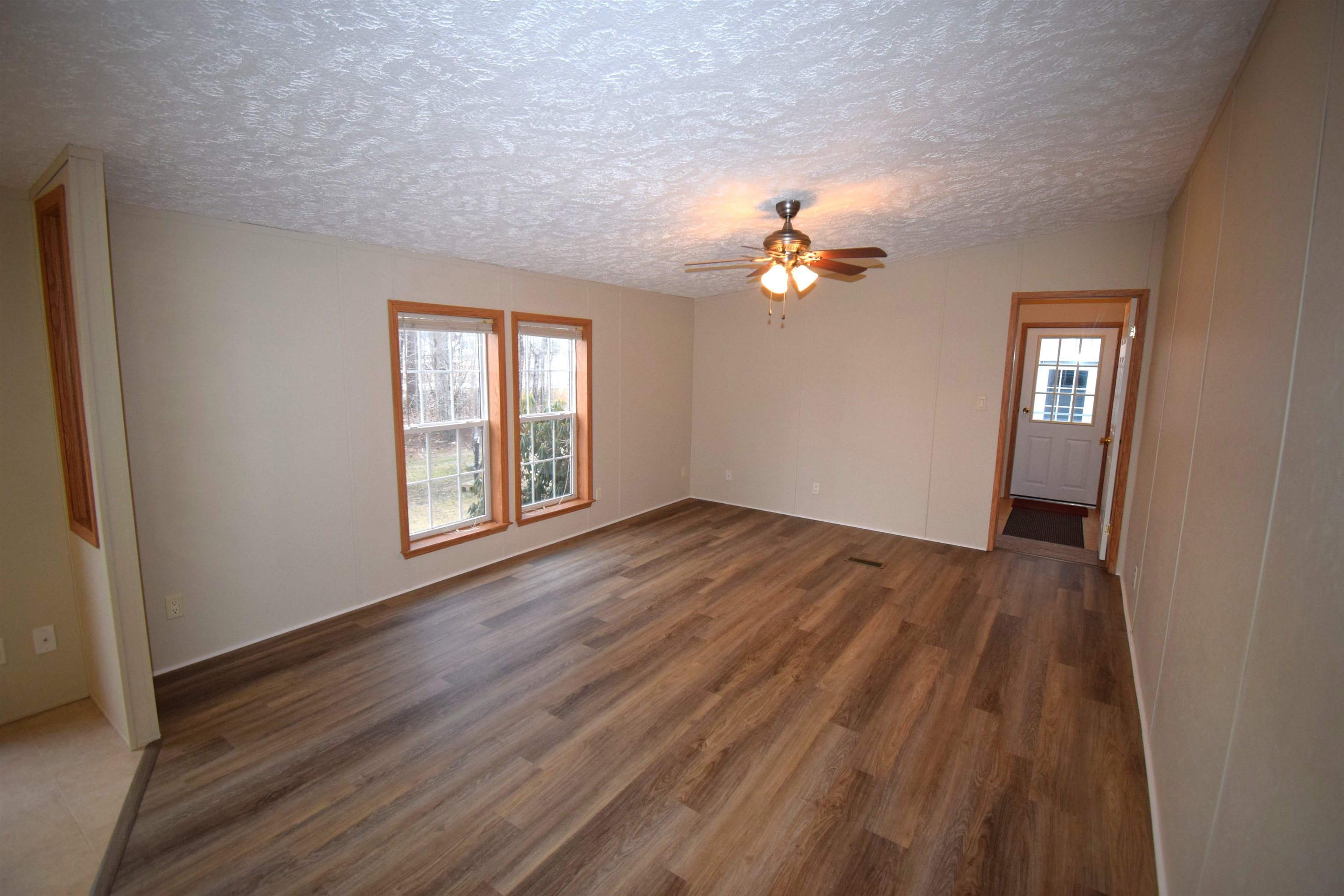 6 Georges Lane Fremont, NH 03044 - Photo 12 of 41