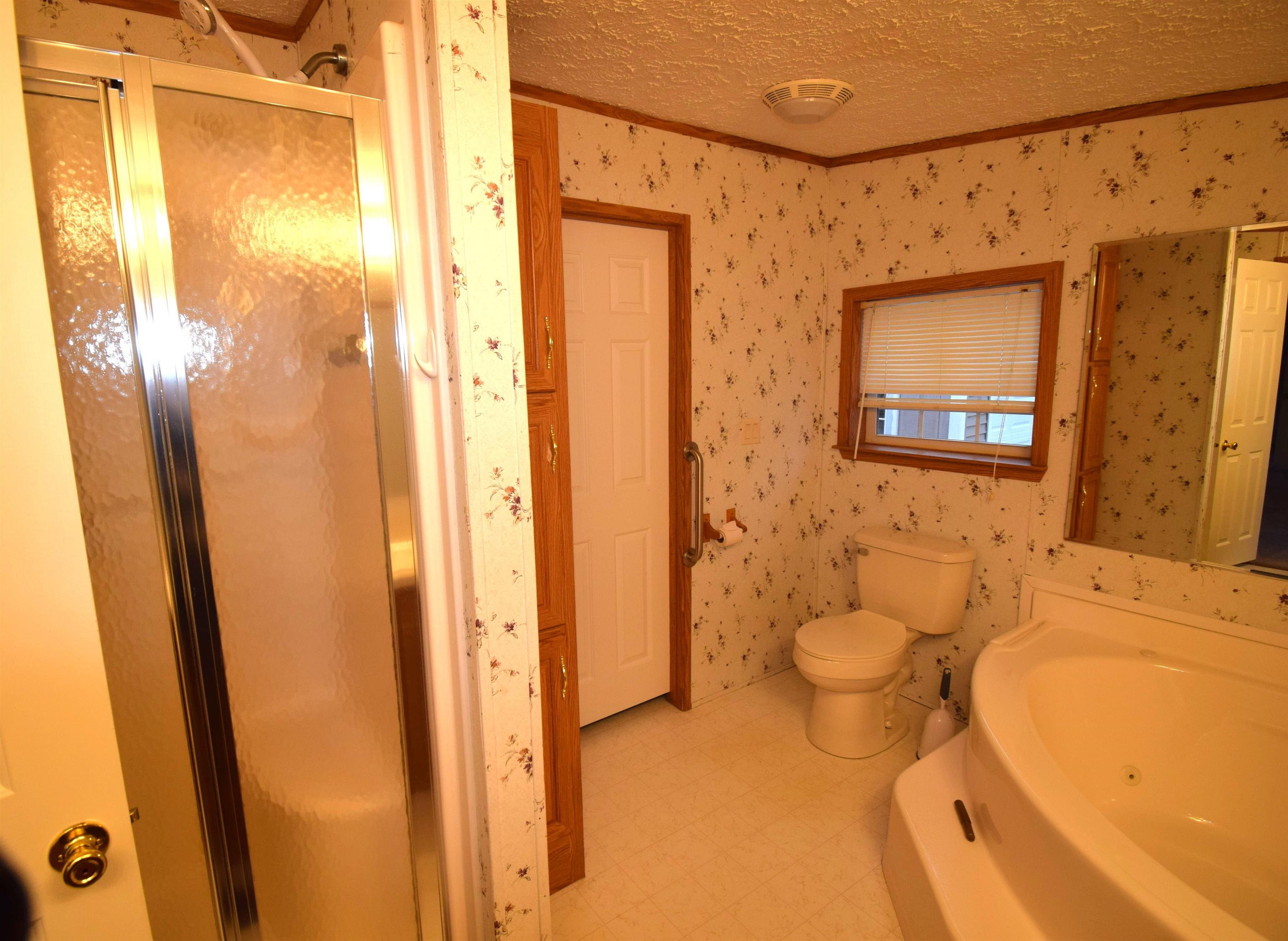 6 Georges Lane Fremont, NH 03044 - Photo 18 of 41