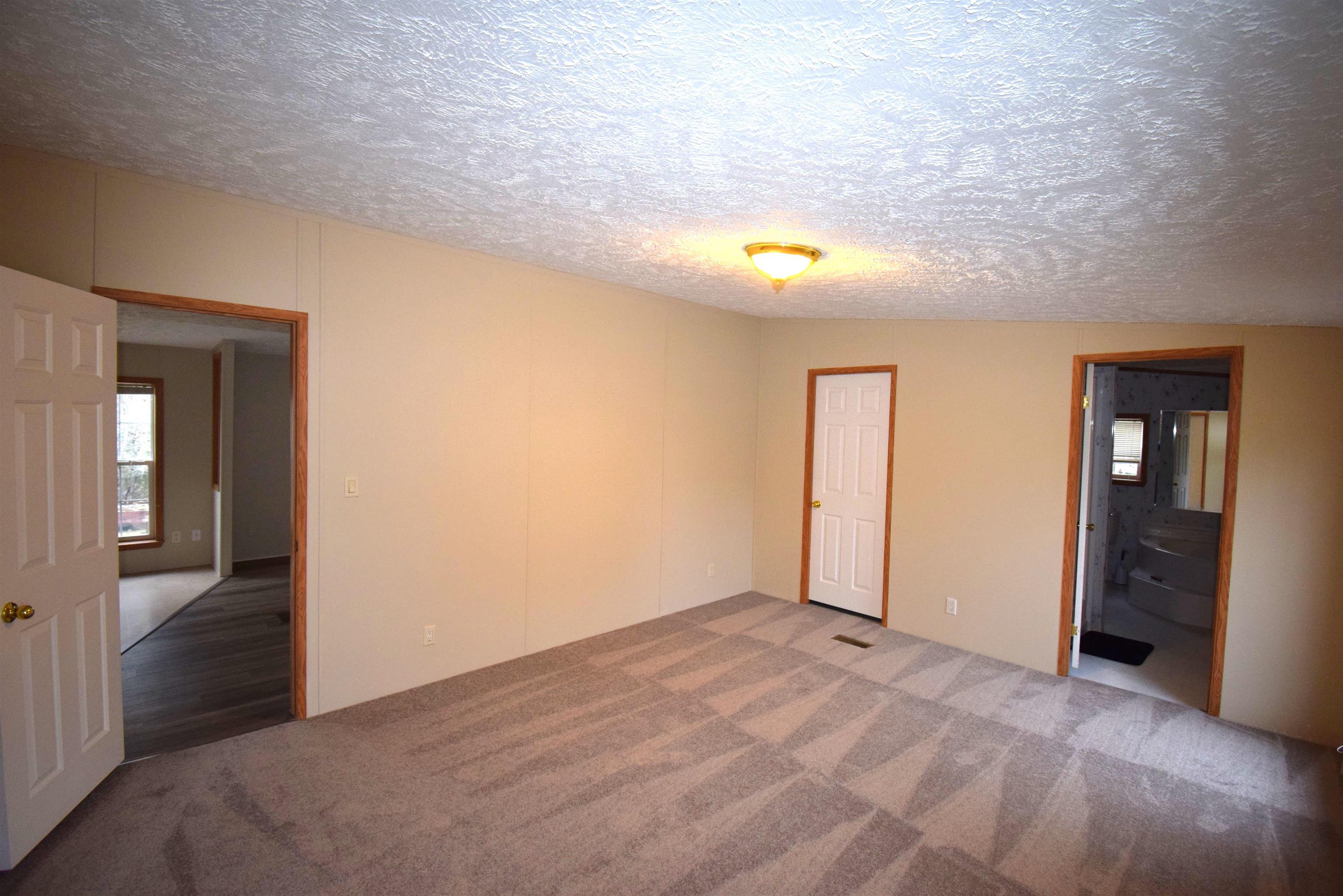 6 Georges Lane Fremont, NH 03044 - Photo 21 of 41