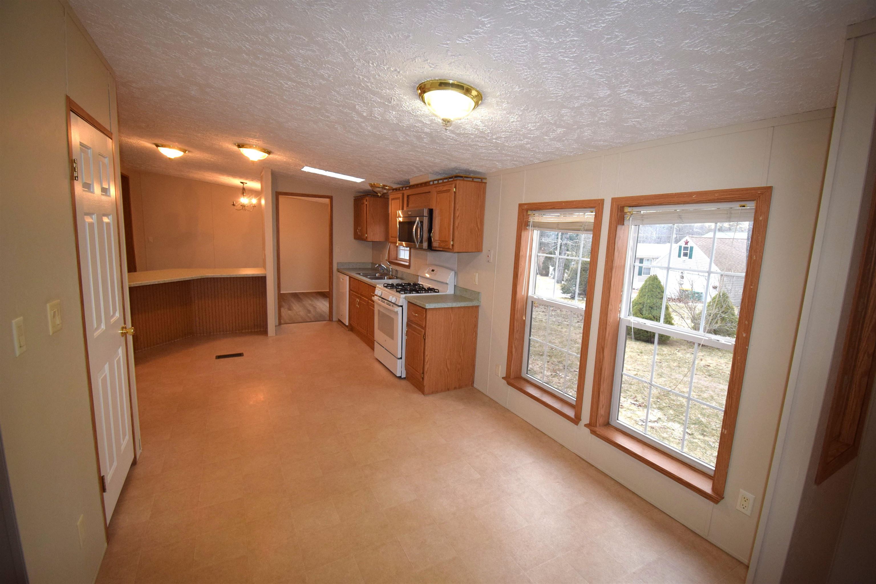 6 Georges Lane Fremont, NH 03044 - Photo 22 of 41