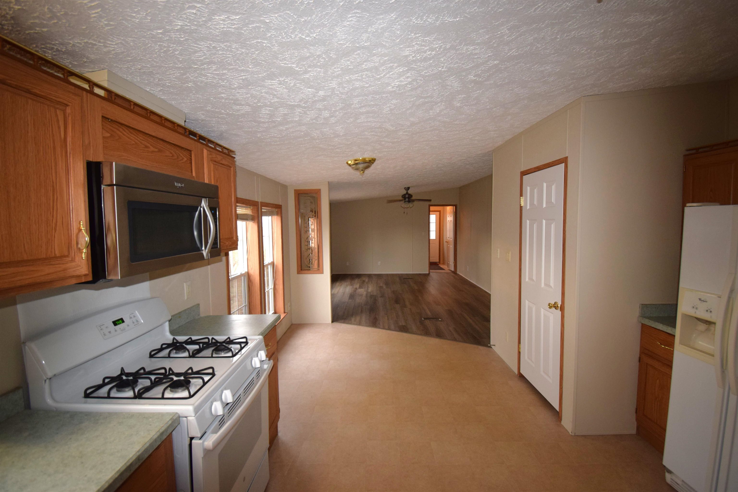 6 Georges Lane Fremont, NH 03044 - Photo 23 of 41