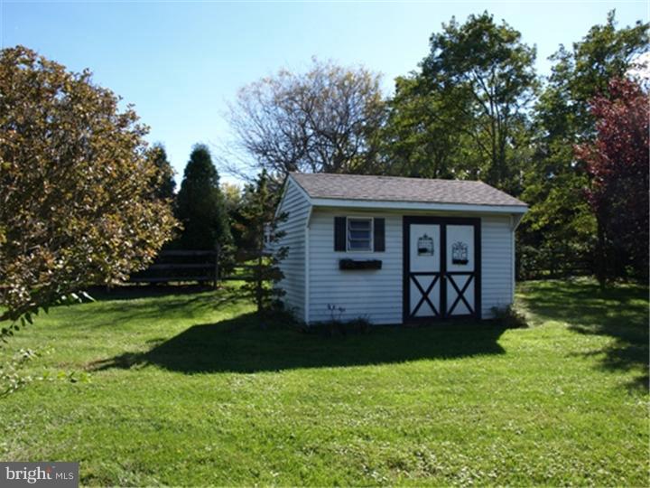 2002 Spring Valley Road Lansdale, PA 19446 - Photo 22 of 23 Gallery Image 22