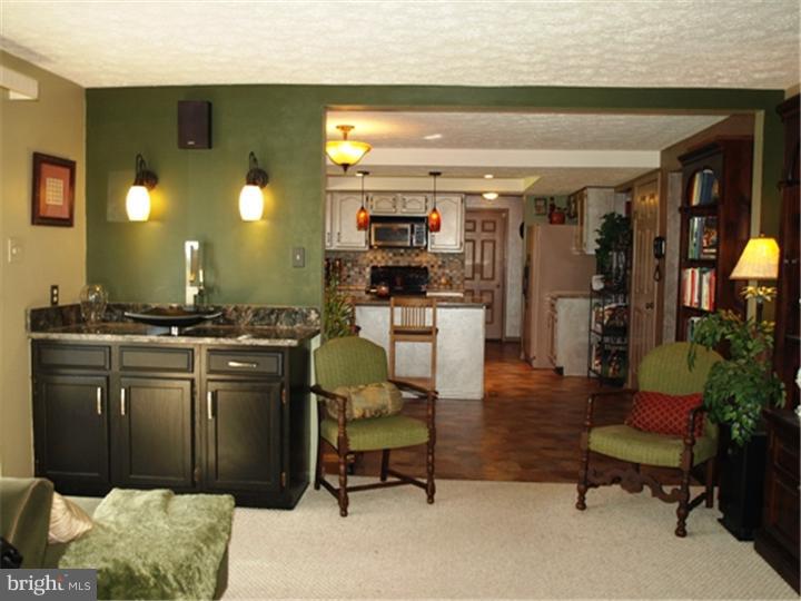 2002 Spring Valley Road Lansdale, PA 19446 - Photo 5 of 23 Gallery Image 5
