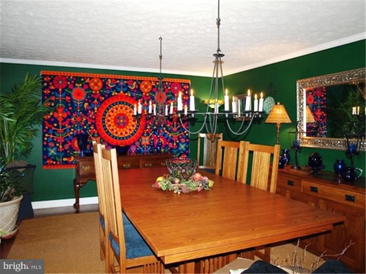 2002 Spring Valley Road Lansdale, PA 19446 - Photo 7 of 23 Gallery Image 7