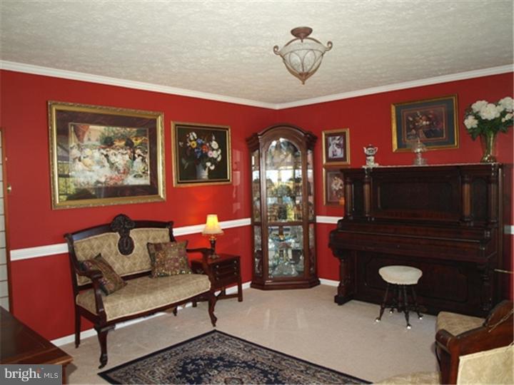 2002 Spring Valley Road Lansdale, PA 19446 - Photo 8 of 23 Gallery Image 8