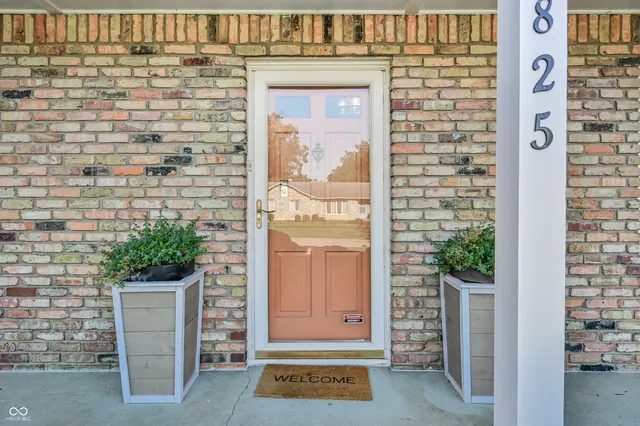 $460,000 | 6825 Farmleigh Drive, Indianapolis, IN 46220