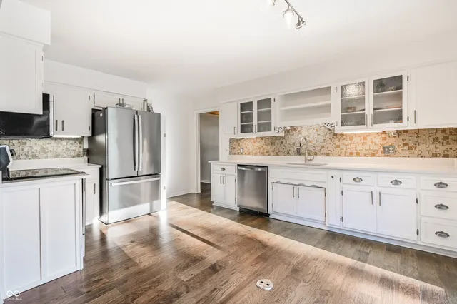 $460,000 | 6825 Farmleigh Drive, Indianapolis, IN 46220