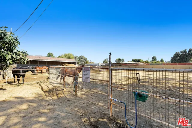 a view of outdoor space