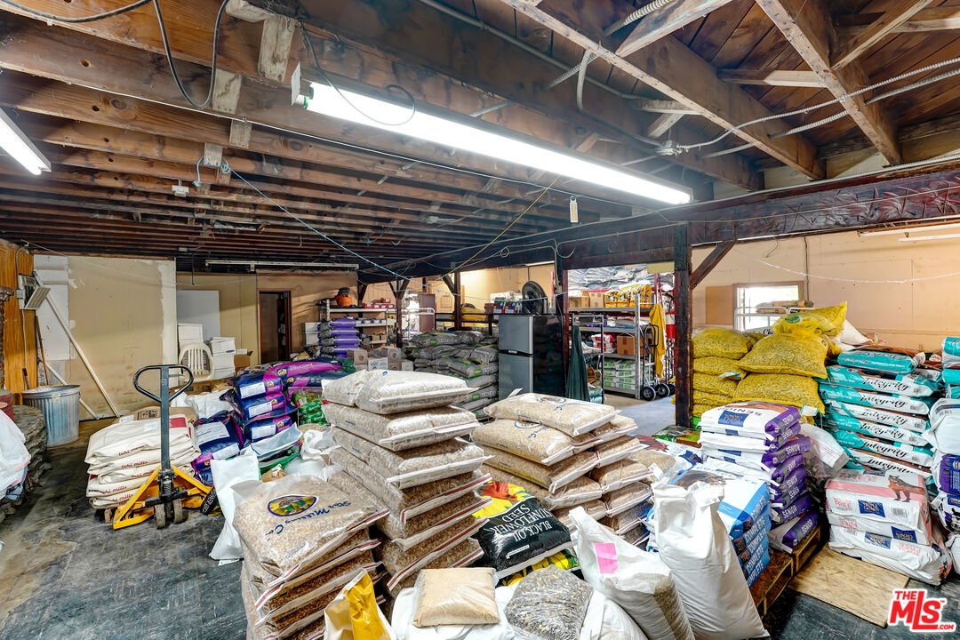 1840 Riverside Drive Glendale, CA 91201 - Photo 3 of 35 a outdoor space with patio lots of furniture
