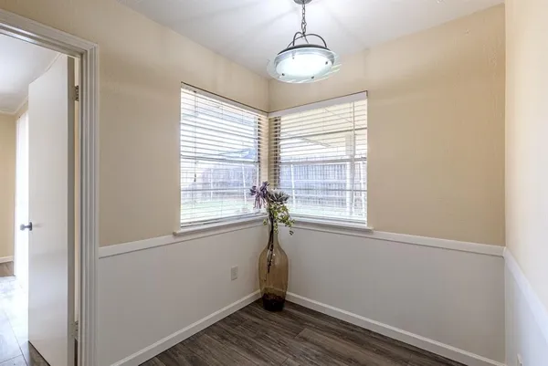a view of empty room with window