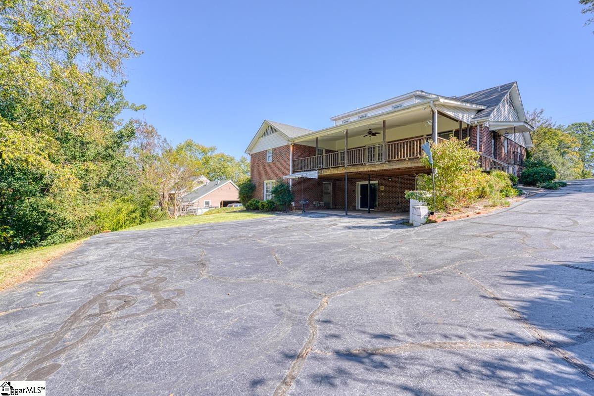230 Sheffield Road Greer, SC 29651 - Photo 5 of 50