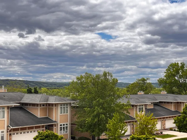 $299,000 | 1021 West Pleasant Street, Unit 5, Portage, WI 53901