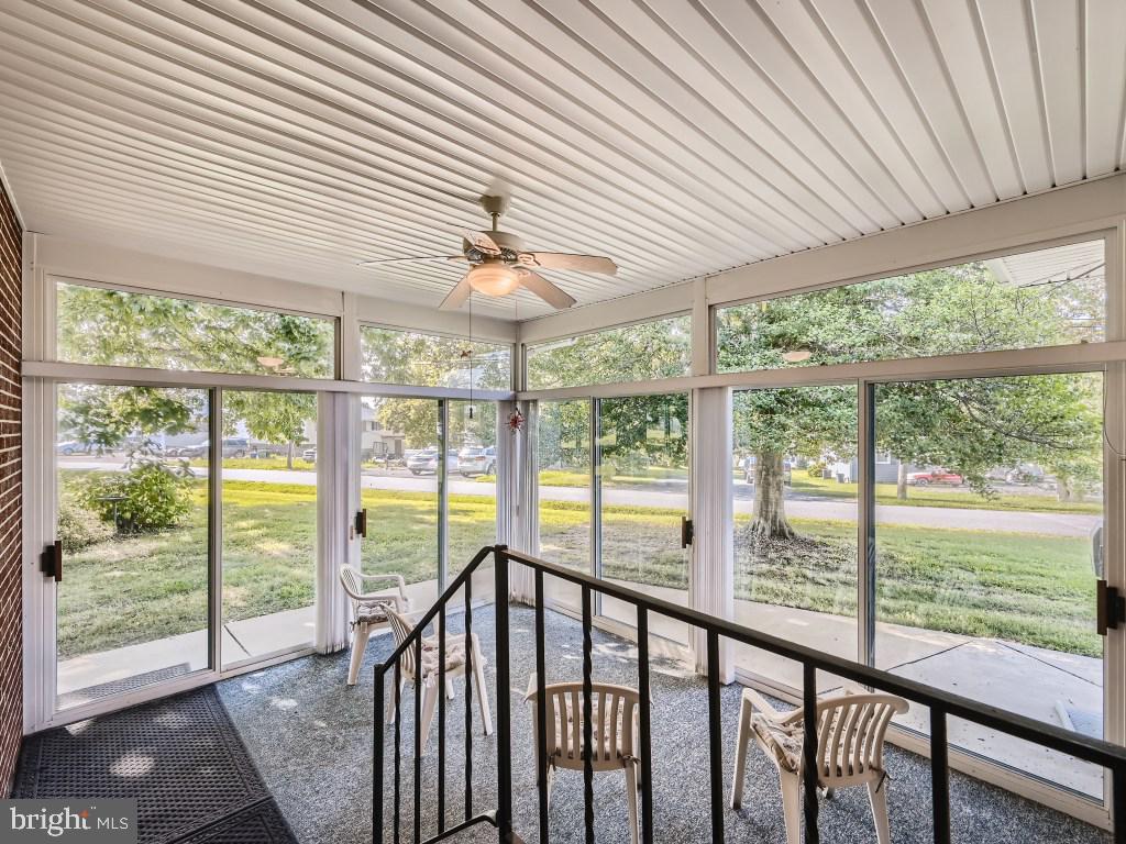 2401 East Sparrows Point Sparrows Point, MD 21219 - Photo 4 of 34 Sun Room