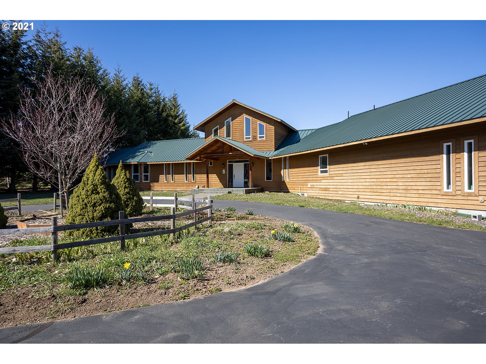 21 Sunnyside Road Trout Lake, WA 98650 - Photo 4 of 32 Gallery Image 4