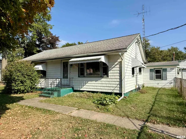 $135,000 | 207 South State Street, Henderson, IL 61439