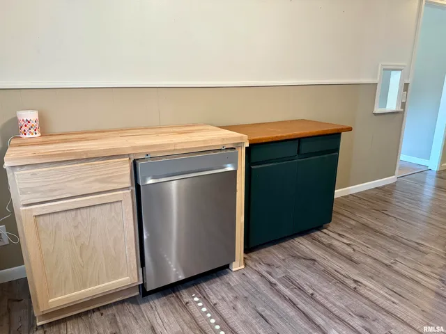 $135,000 | 207 South State Street, Henderson, IL 61439