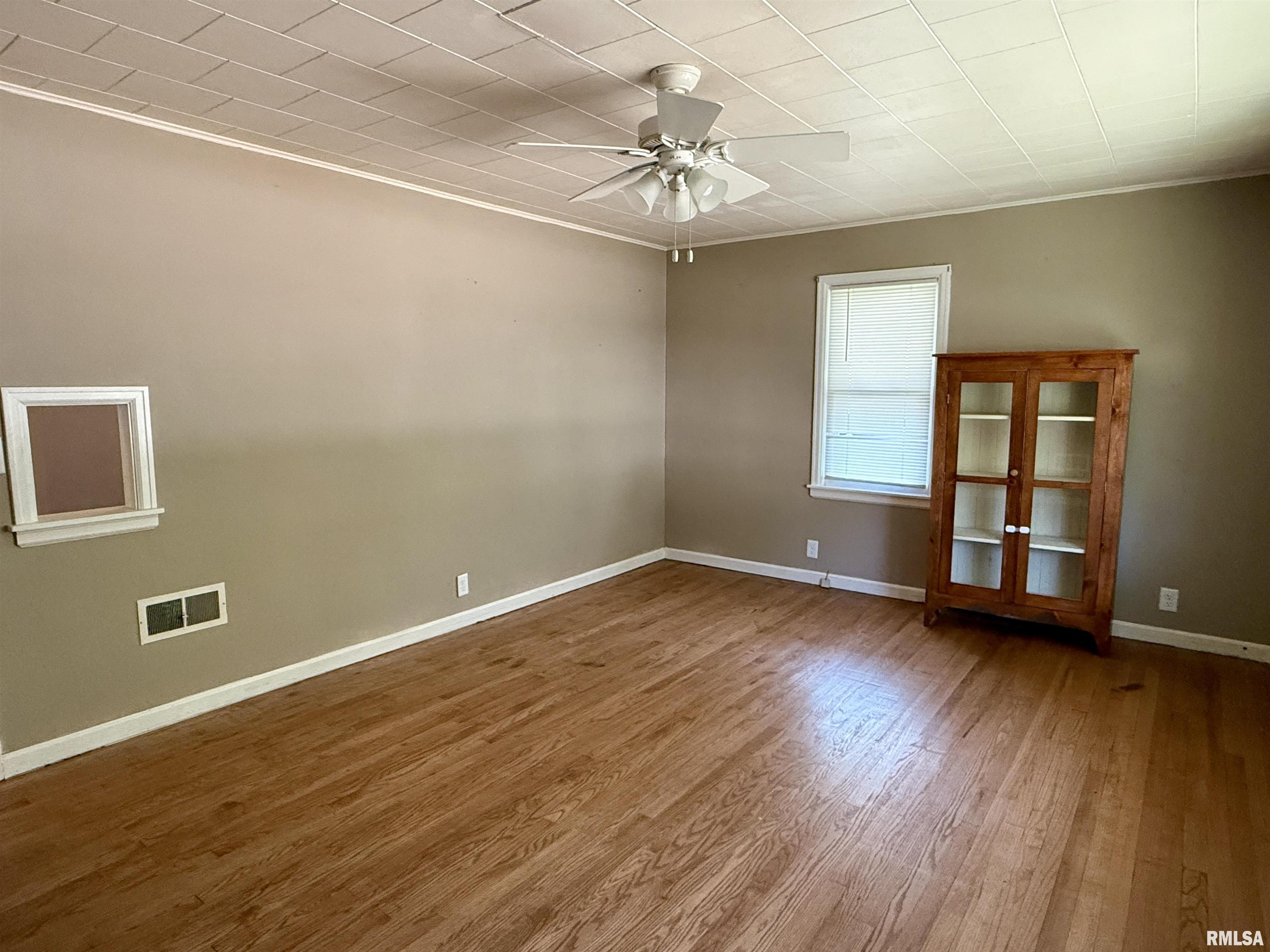 207 South State Street Henderson, IL 61439 - Photo 16 of 36 Gallery Image 16