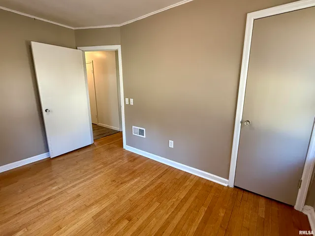 $135,000 | 207 South State Street, Henderson, IL 61439