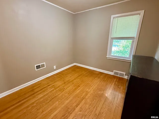 $135,000 | 207 South State Street, Henderson, IL 61439