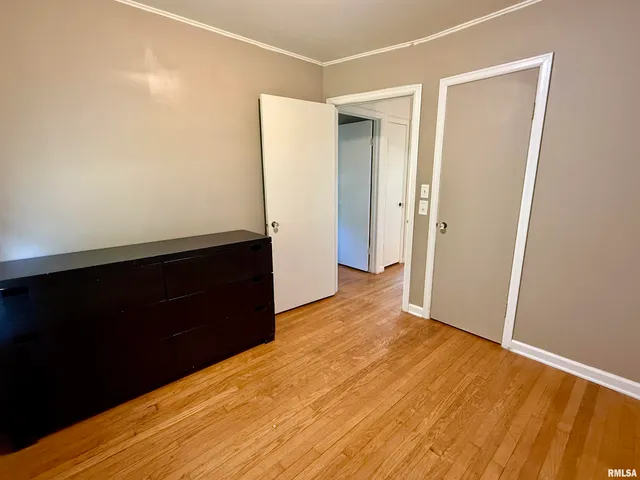 $135,000 | 207 South State Street, Henderson, IL 61439