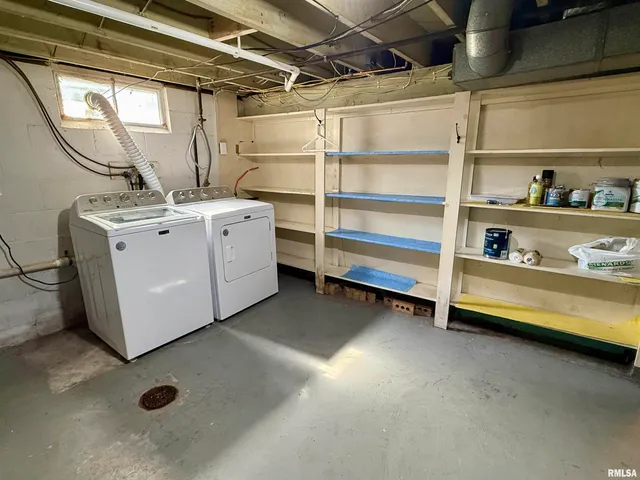 $135,000 | 207 South State Street, Henderson, IL 61439