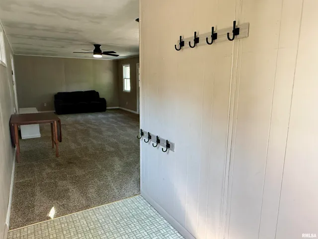 $135,000 | 207 South State Street, Henderson, IL 61439