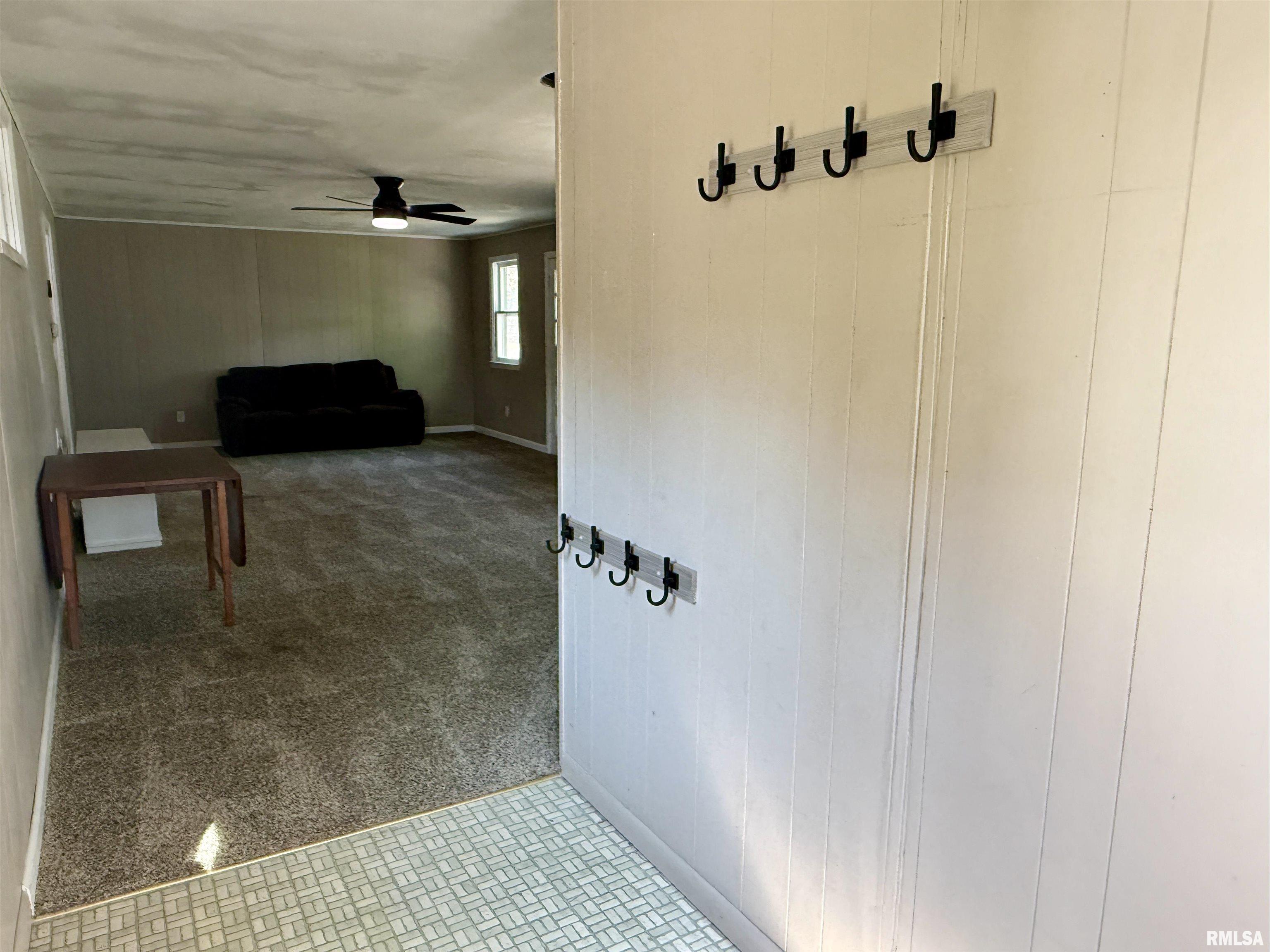 207 South State Street Henderson, IL 61439 - Photo 3 of 36 Gallery Image 3