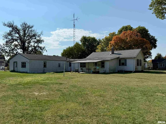 $135,000 | 207 South State Street, Henderson, IL 61439