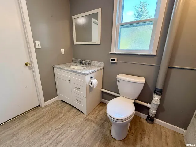 $135,000 | 207 South State Street, Henderson, IL 61439