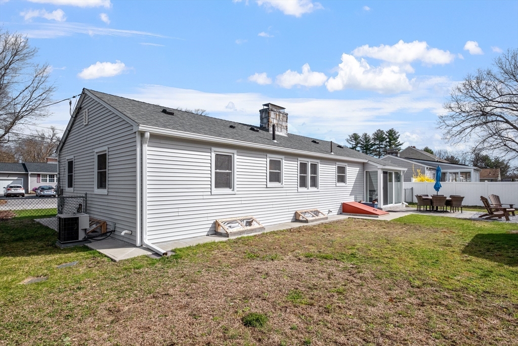 7 Fuller Road Chelmsford, MA 01824 - Photo 3 of 39 Gallery Image 3