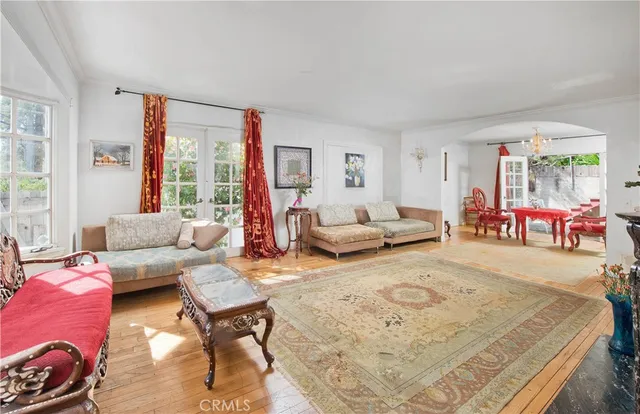 $3,960,000 | 507 West Rustic Road, Santa Monica, CA 90402