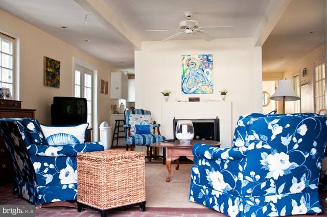 27638 Villa Road Easton, MD 21601 - Photo 2 of 21 Living Room