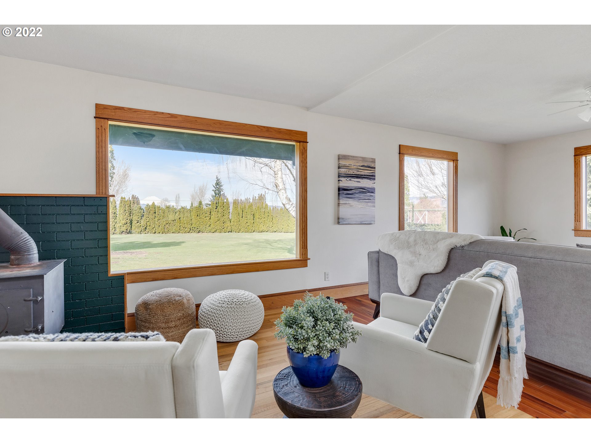 1521 Tucker Road Hood River, OR 97031 - Photo 12 of 32 Gallery Image 12