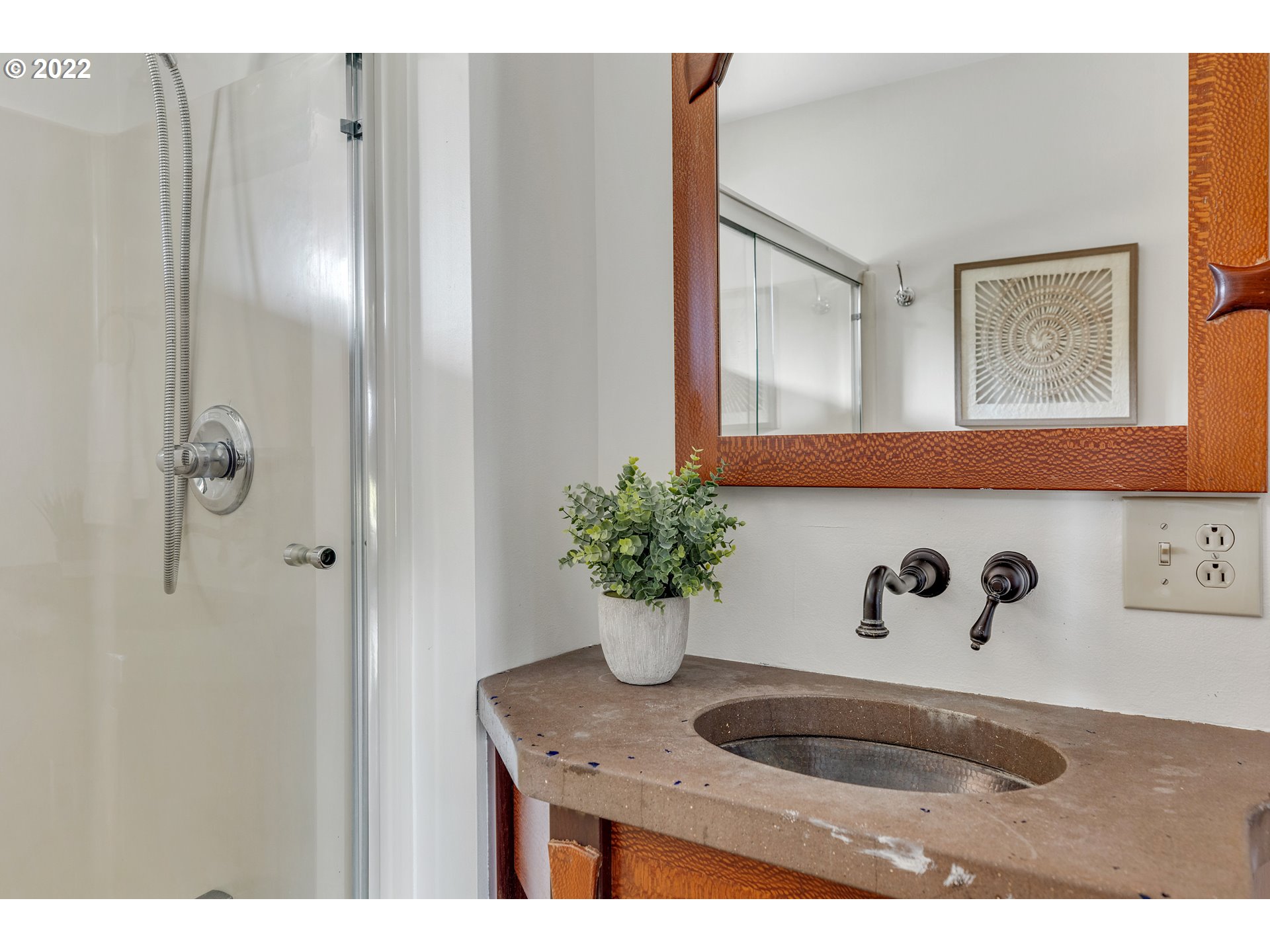 1521 Tucker Road Hood River, OR 97031 - Photo 18 of 32 Gallery Image 18