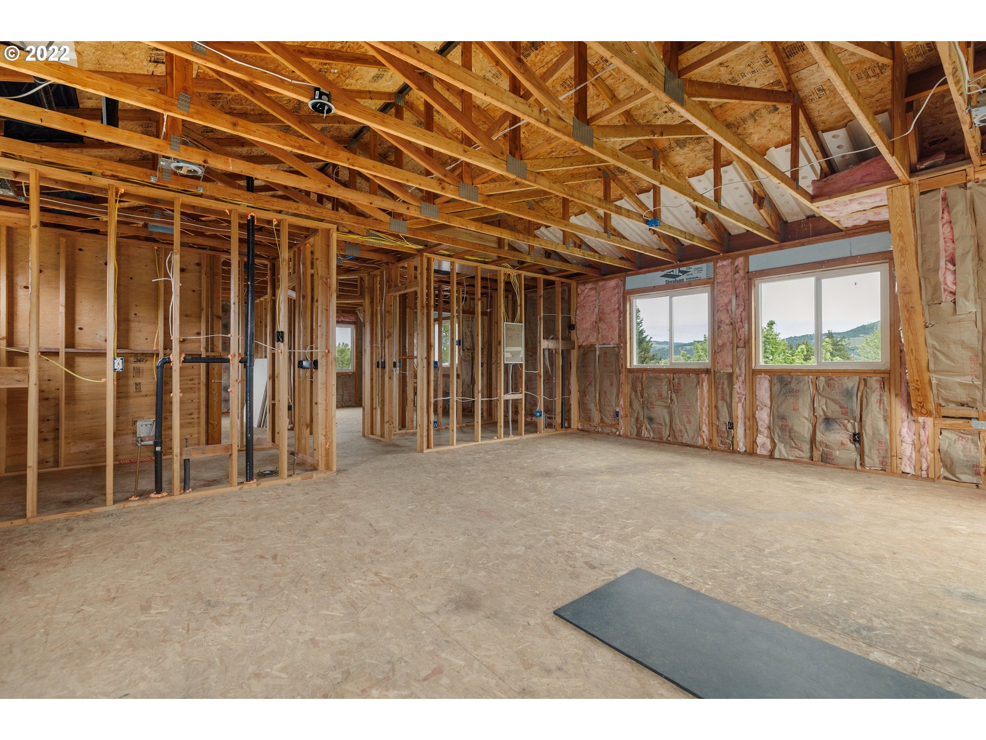 1521 Tucker Road Hood River, OR 97031 - Photo 26 of 32 Gallery Image 26