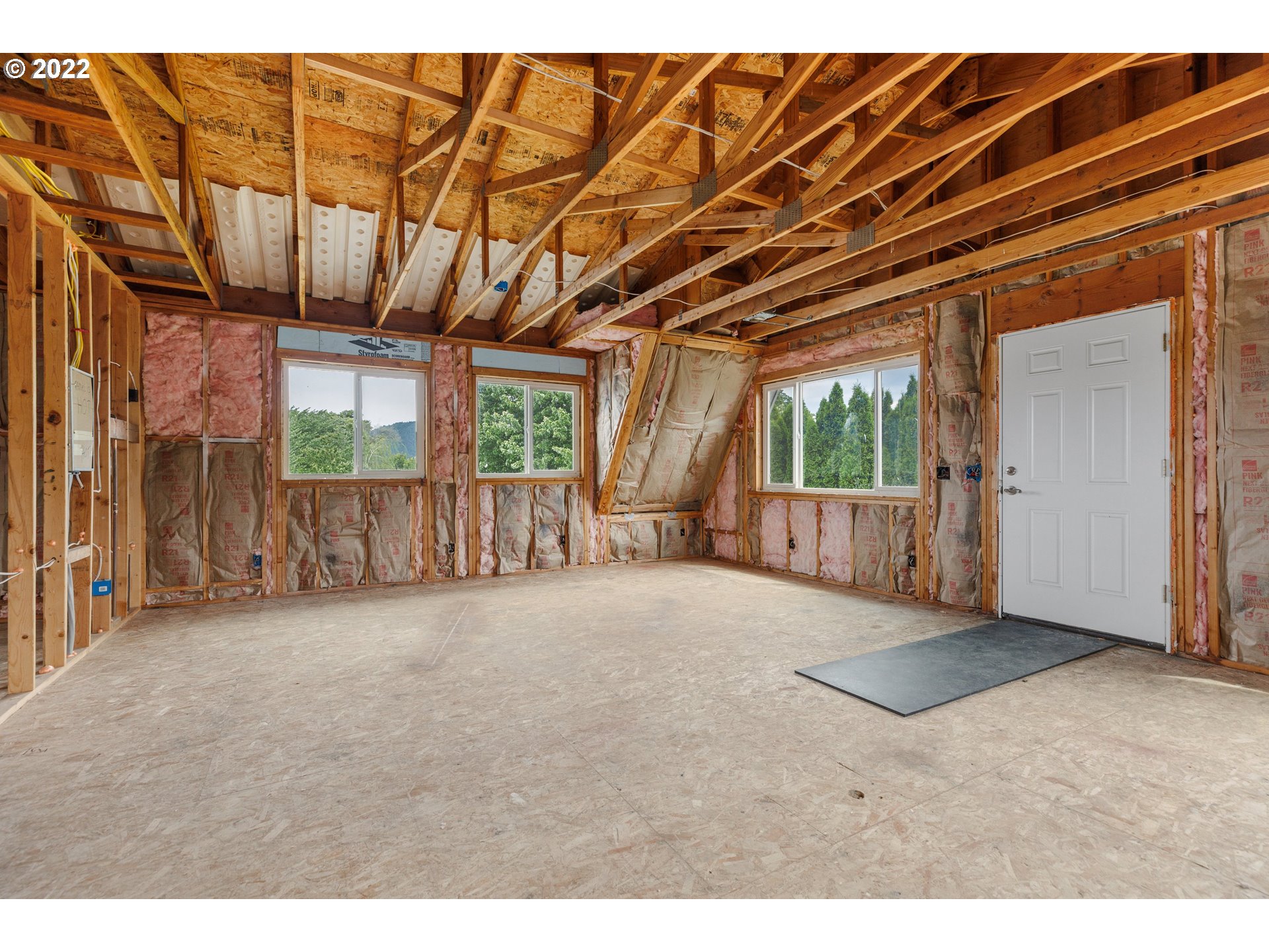 1521 Tucker Road Hood River, OR 97031 - Photo 27 of 32 Gallery Image 27