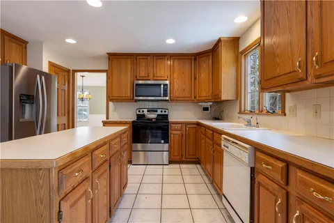 $769,900 | 38 Kristen Lane, North Kingstown, RI 02852