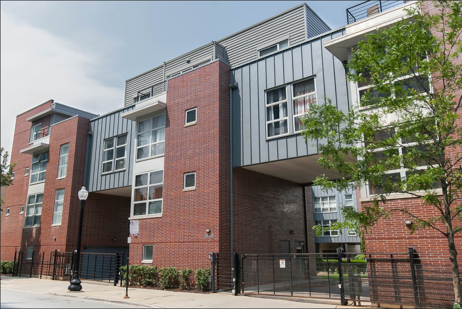 1808 South Michigan Avenue, Unit 38 Chicago, IL 60616 - Photo 2 of 18 a view of a building with a street