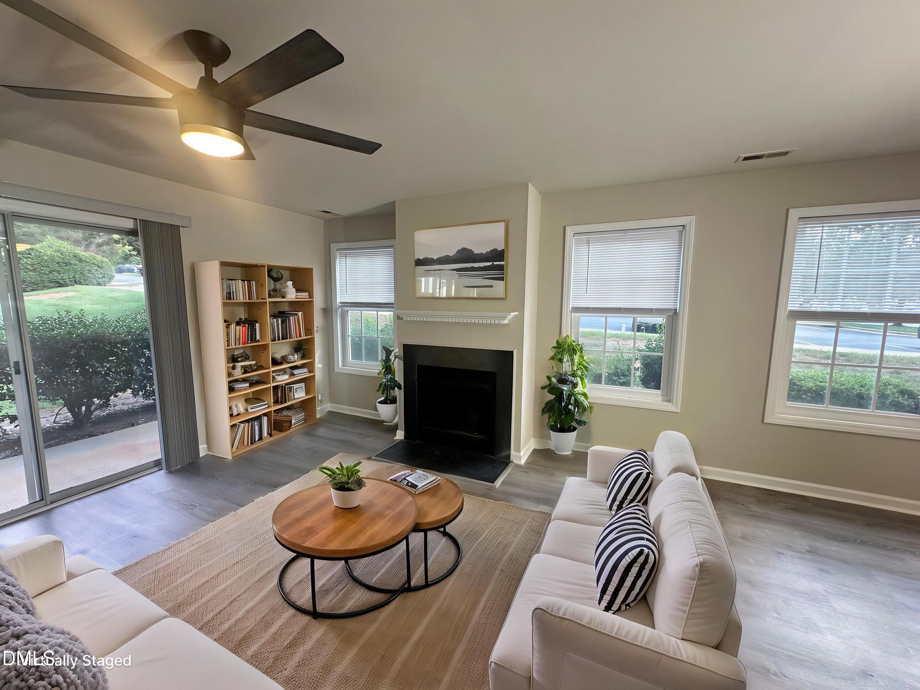 2813 Wellington Ridge Loop Cary, NC 27518 - Photo 15 of 46 IMG_3011 - Living Room - Scandinavian -