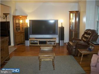 604 Linnet Road Audubon, PA 19403 - Photo 4 of 12 Living Room
