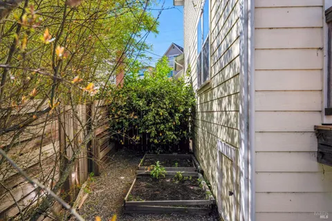 $925,000 | 3 Hill Drive, Petaluma, CA 94952