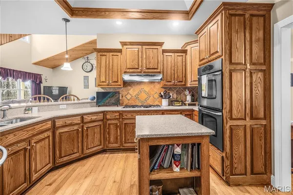 $799,000 | 112 Park Road, Benton, MO 63736