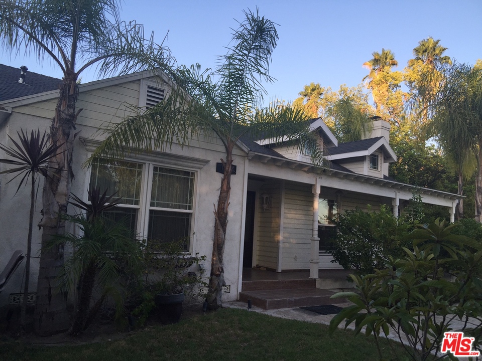 1901 West Kenneth Road Glendale, CA 91201 - Photo 2 of 12 Gallery Image 2