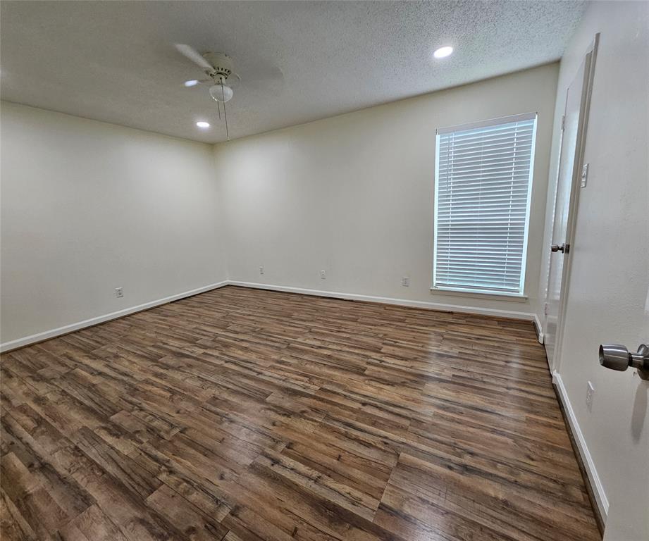 12816 Midway Road, Unit 1067 Dallas, TX 75244 - Photo 4 of 19 Spacious room