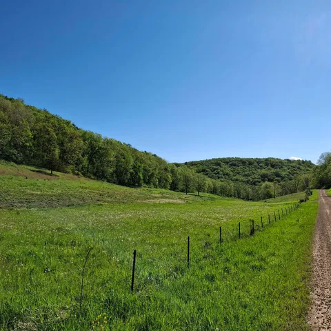 $399,900 | 40-acre Lot 40-acre, Hillpoint, WI 53937