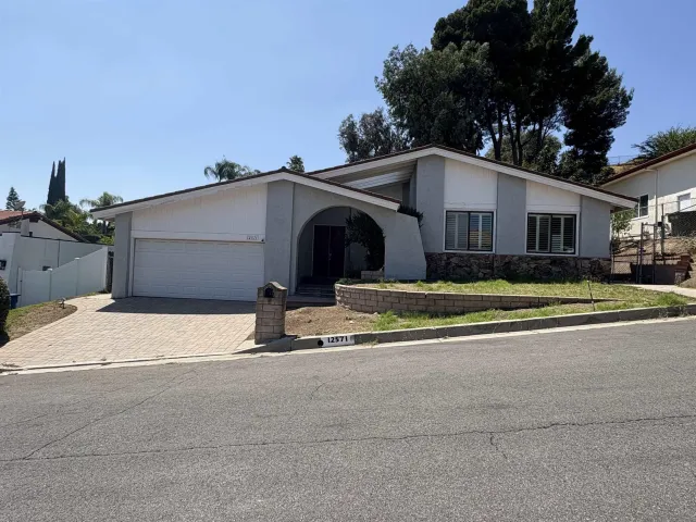 $1,199,999 | 12571 Henzie Place, Granada Hills, CA 91344