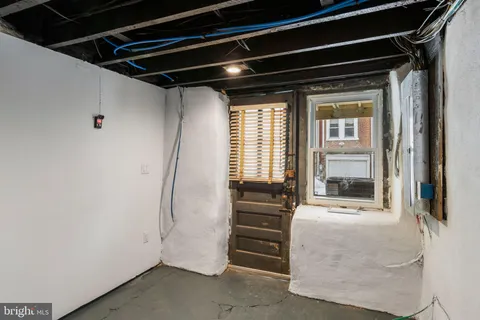 a view of parking area