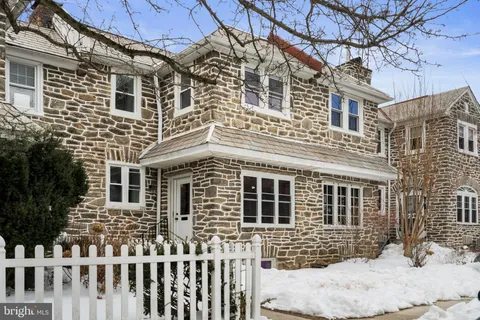 $524,900 | 229 West Gorgas Lane, Philadelphia, PA 19119